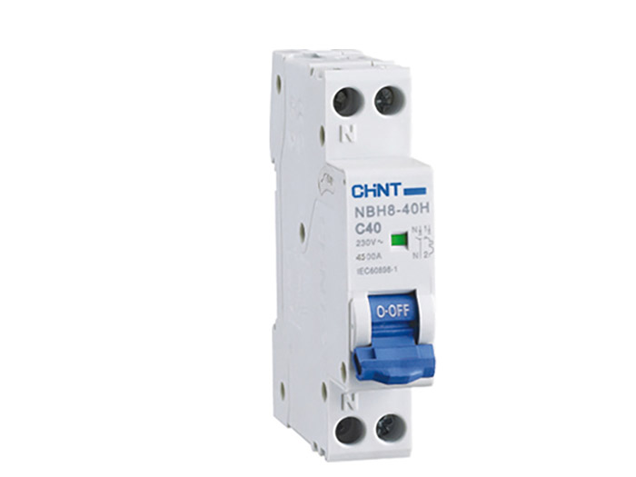 Disjoncteur 1 pôle + neutre - Courbe C - NBH8<br> 230 V - 6 A - 4,5 kA - 1 Module